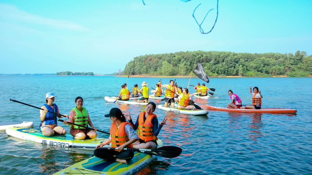 Chèo Sup Hồ Trị An