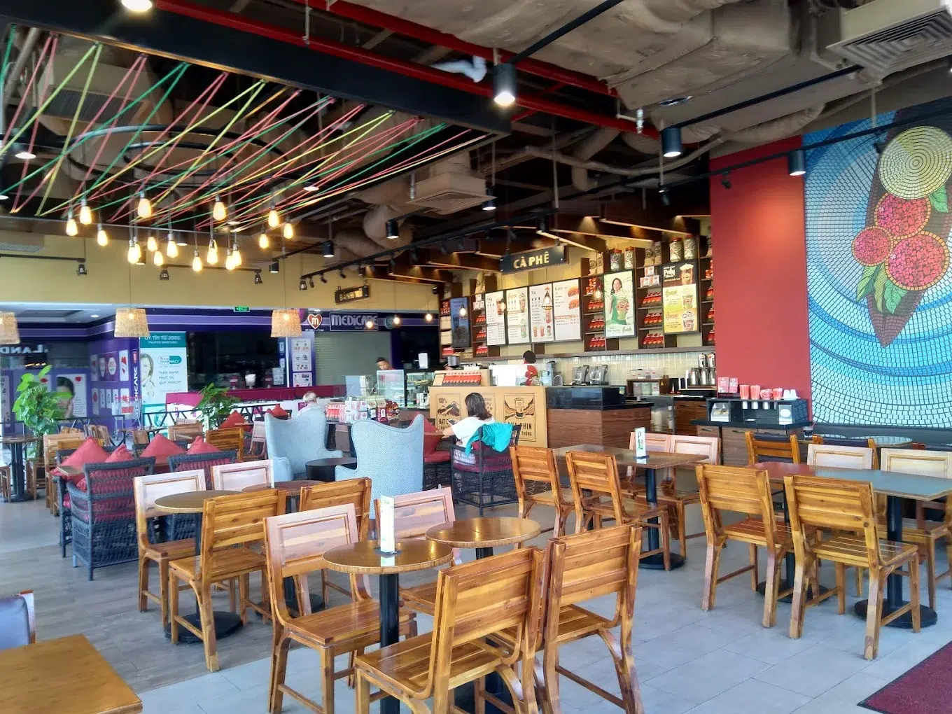 Bỏ túi 12 quán cafe quận 7 đẹp để sống ảo, làm việc & chill cuối tuần